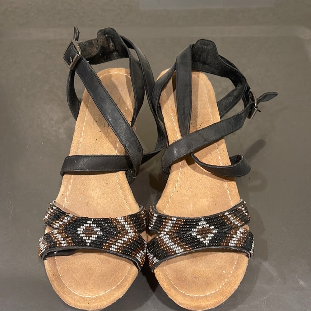 Beaded wedges size 8
